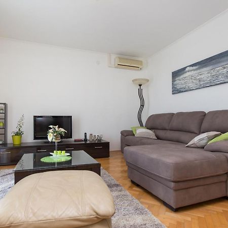 Apartment Am Koromačno Buitenkant foto