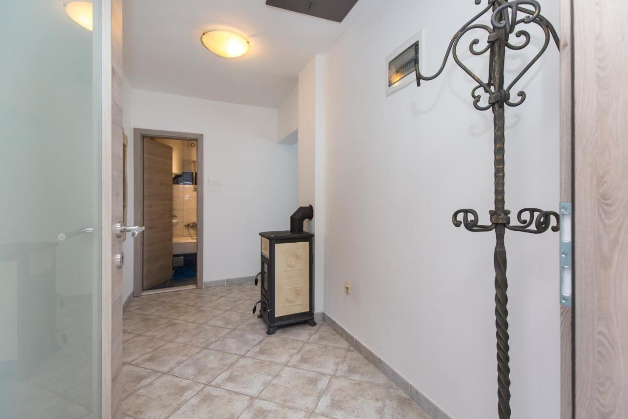 Apartment Am Koromačno Buitenkant foto