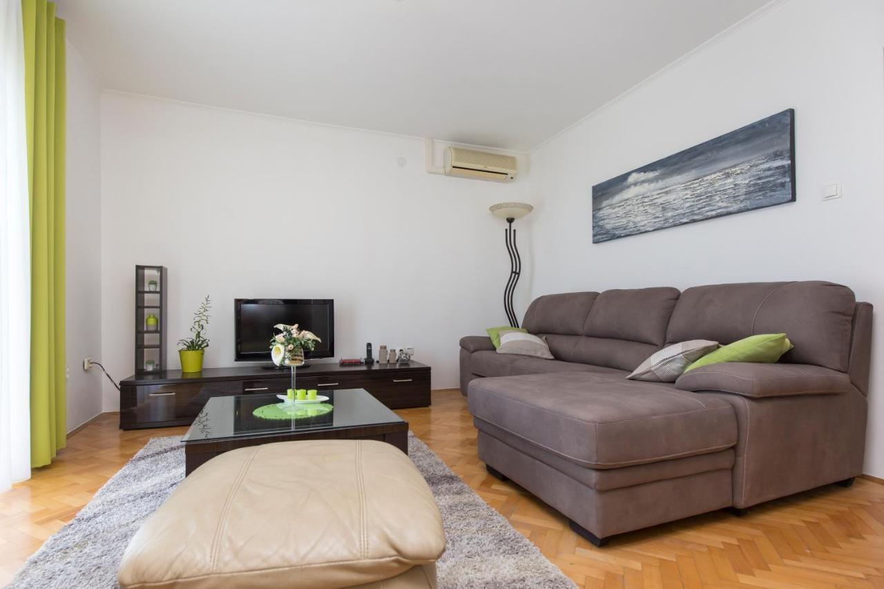 Apartment Am Koromačno Buitenkant foto