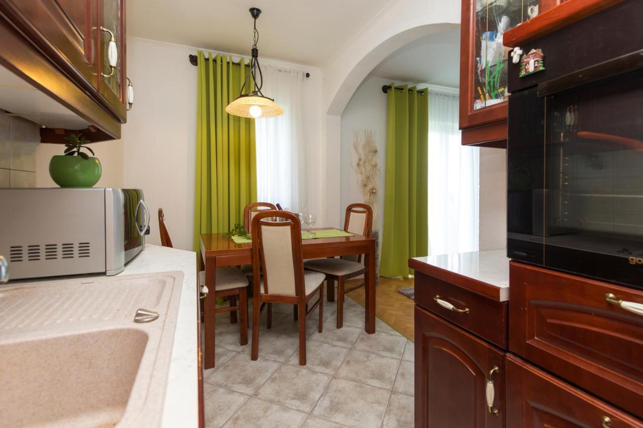 Apartment Am Koromačno Buitenkant foto